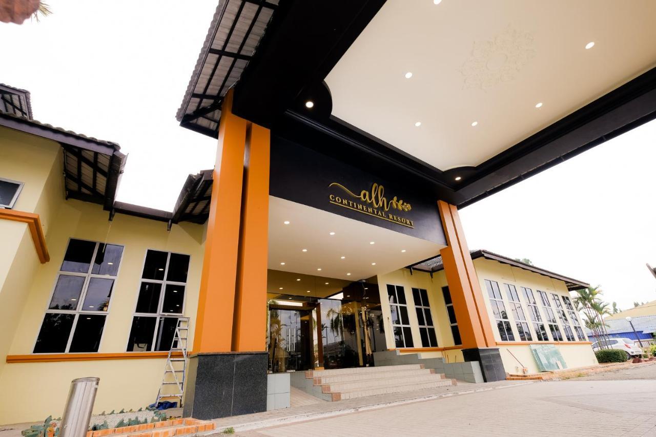 Super Oyo Capital O 90146 Alh Continental Resort Karak Exterior photo