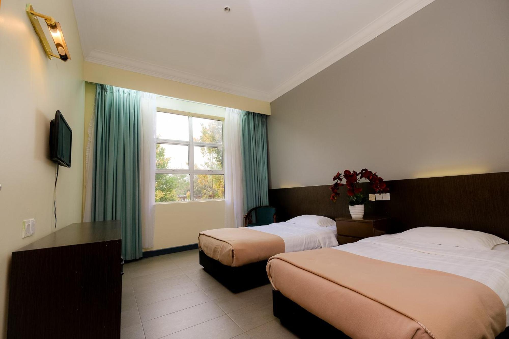 Super Oyo Capital O 90146 Alh Continental Resort Karak Exterior photo